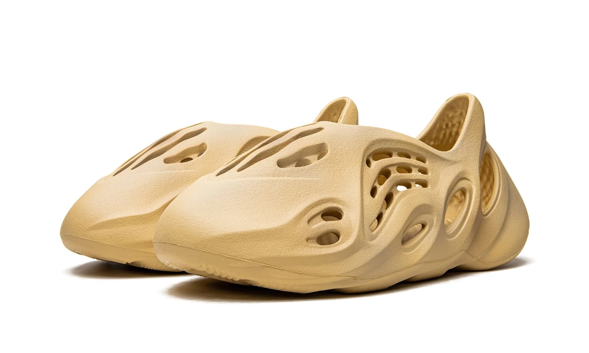 adidas Yeezy Foam RNNR Desert Sand - Image 2