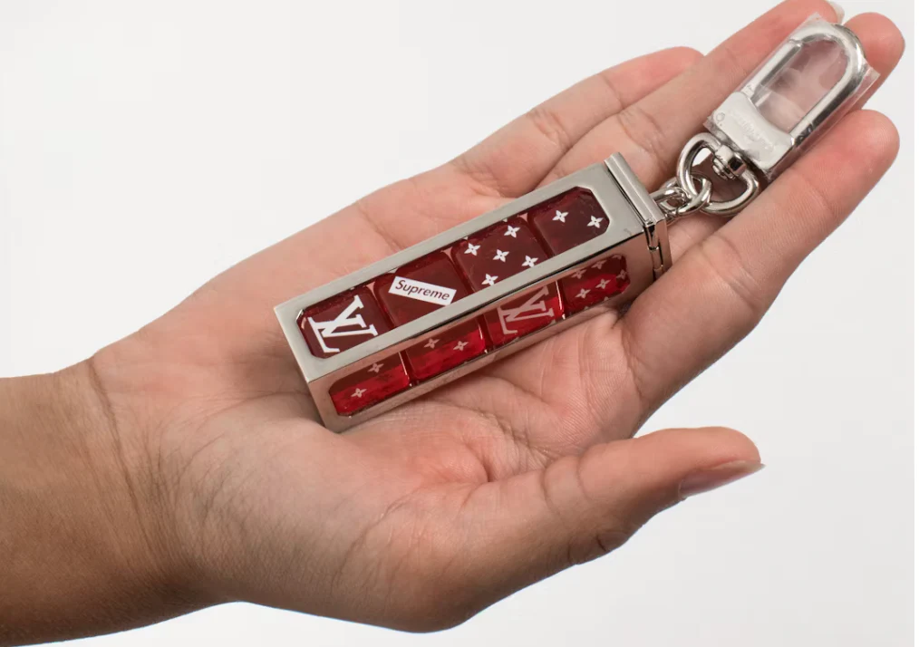 Louis Vuitton x Supreme Dice Key Chain Red - Image 3