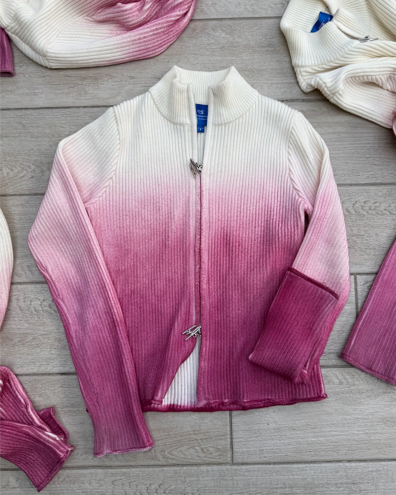 Noemotions Cherry Faded Knitwear - Image 3