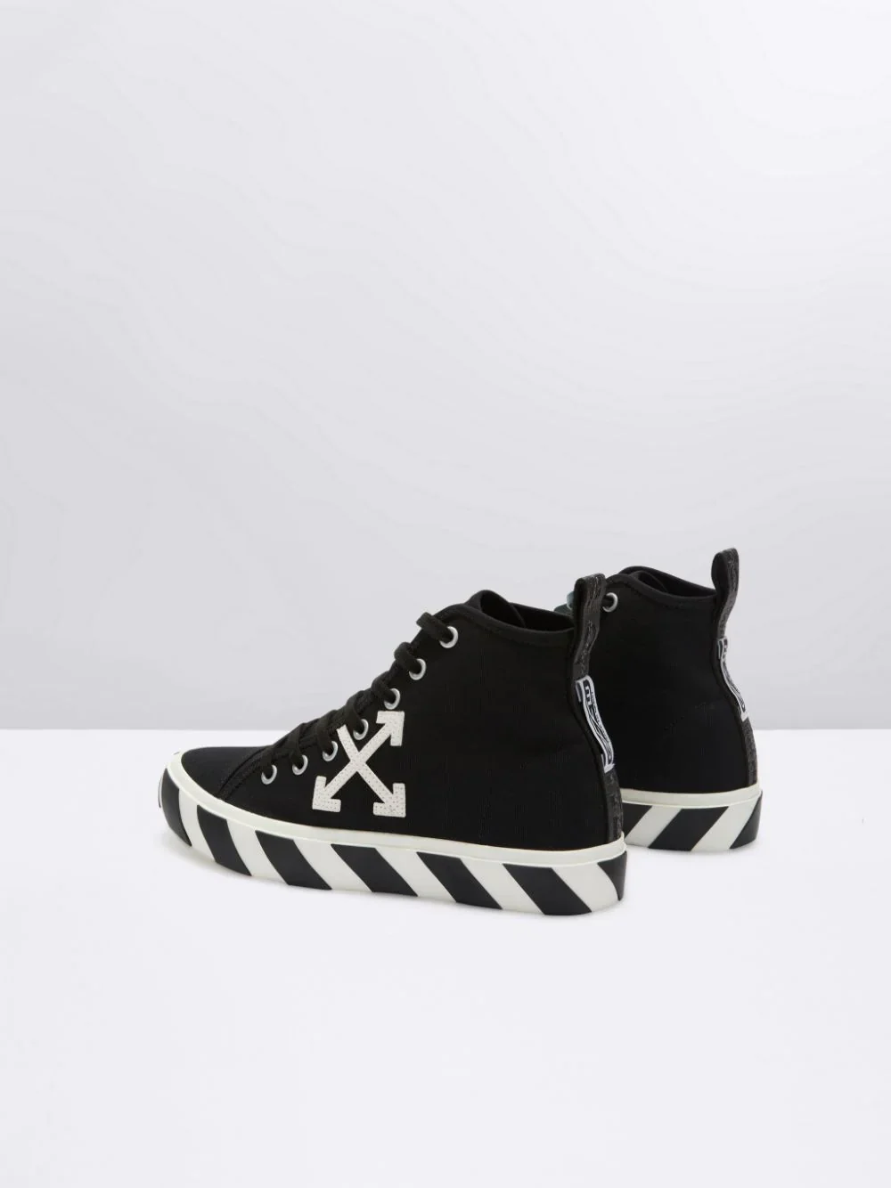 Off-White Mid Top Vulcanized Black - Image 5