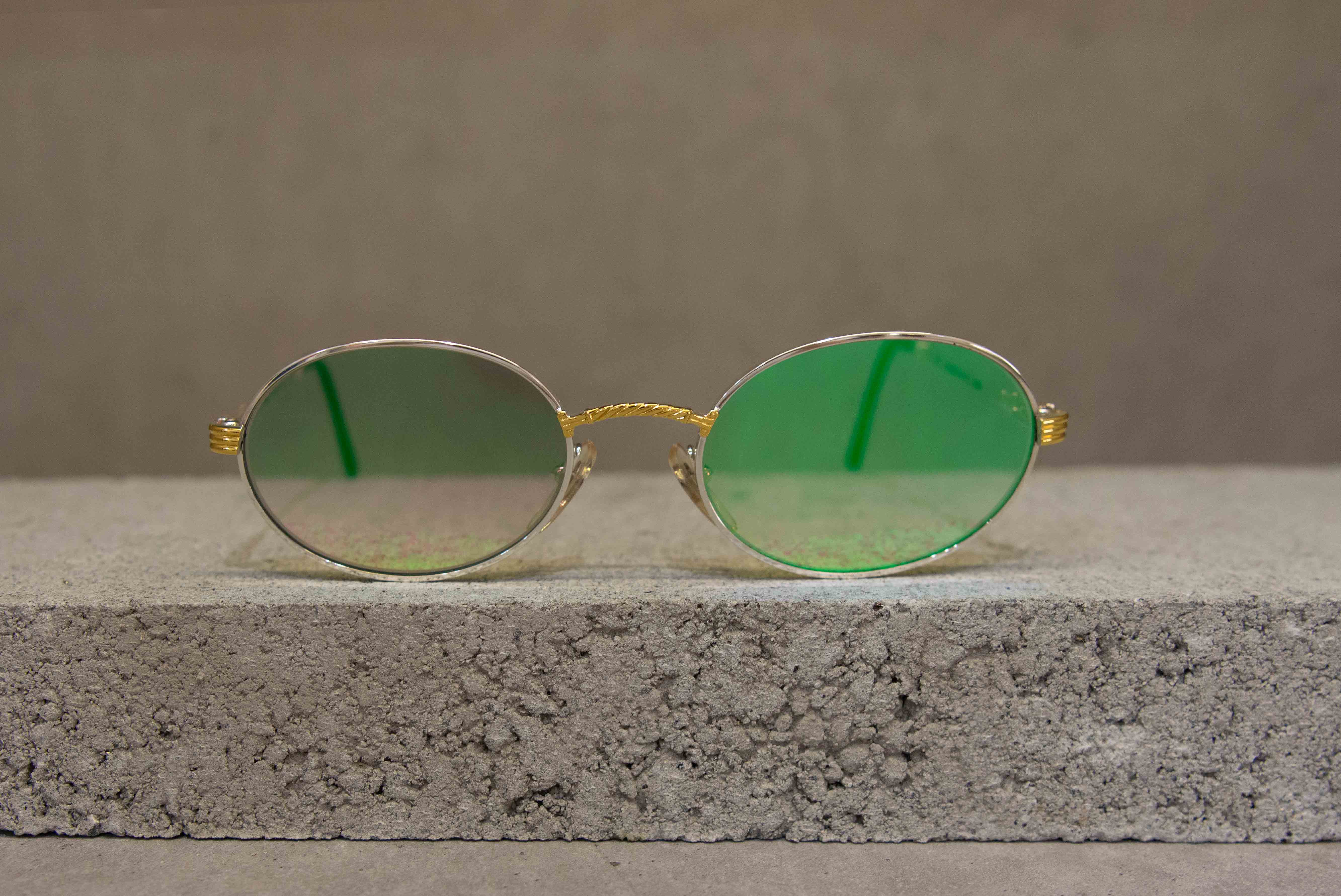 TVT 19 Deltaline Purple Fade with Green Mirror