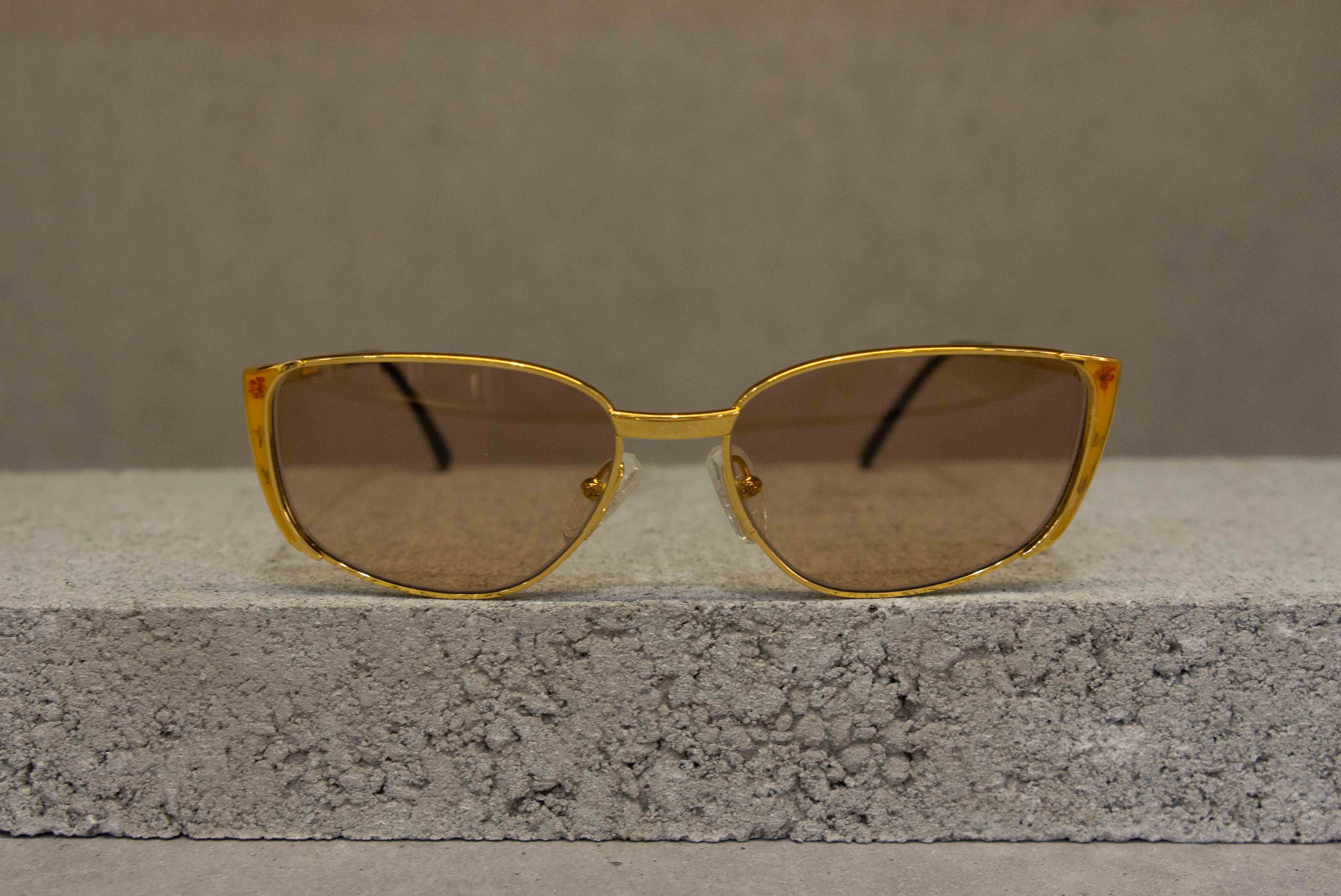 TVT 40 Laura Biagiotti Light Brown Solid