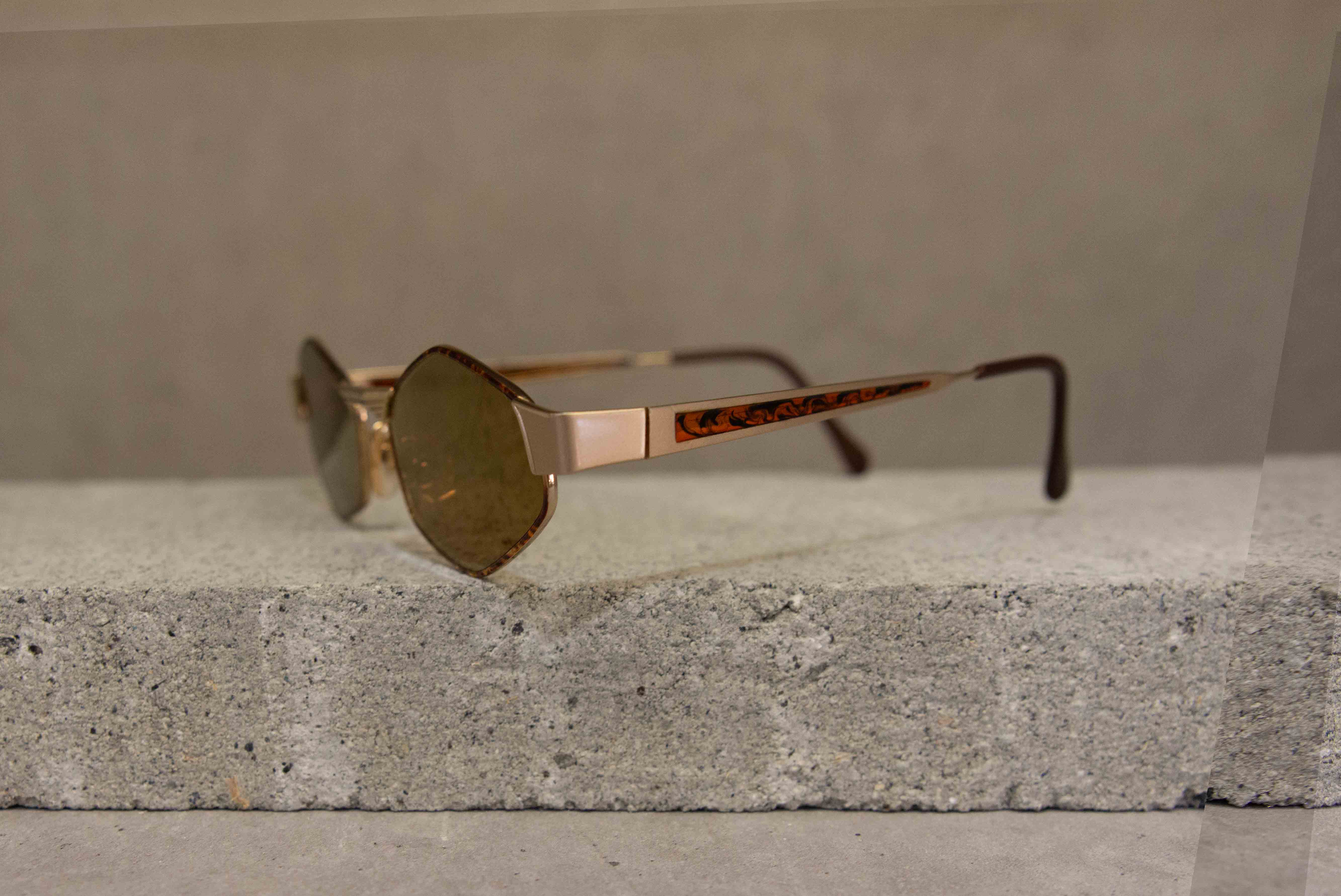 TVT 05 Dolce Vita Brown Solid with Gold Mirror - Image 2